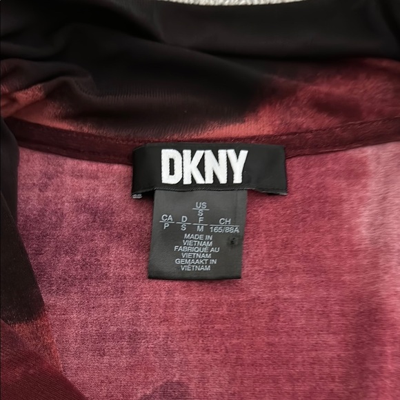 DKNY by Donna Karan Jersey Ruche Wrap Front V-Neck Short Sleeve Top - Picture 2 of 3